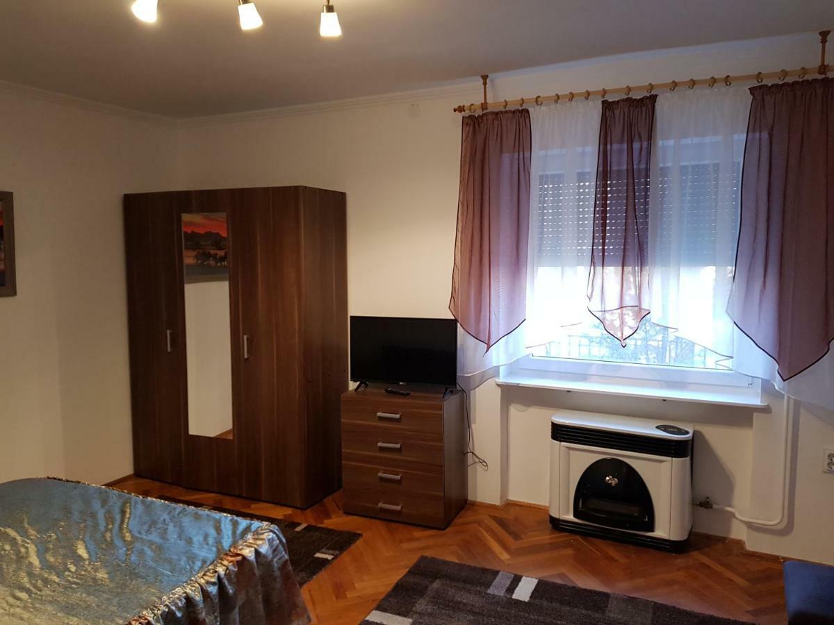 Lia Apartman Apartman Kiskunhalas Kültér fotó